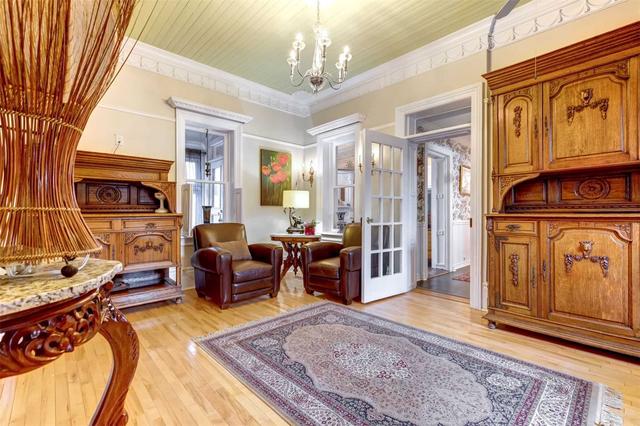72 Main St, House detached with 4 bedrooms, 4 bathrooms and 4 parking in Kawartha Lakes ON | Image 3