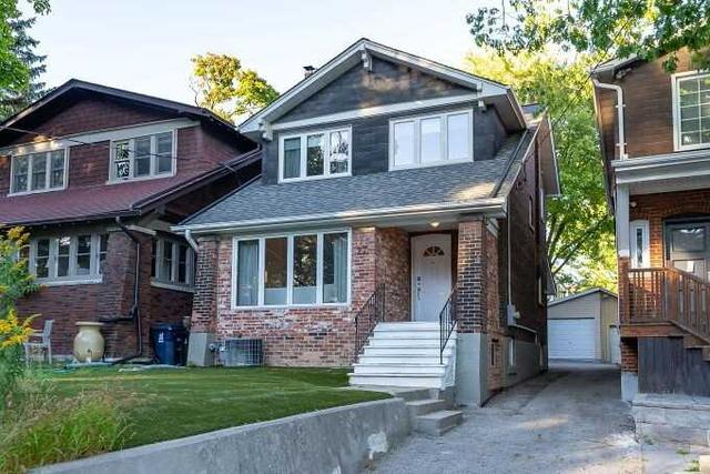 27 Hollywood Cres, House detached with 3 bedrooms, 2 bathrooms and 1 parking in Toronto ON | Card Image