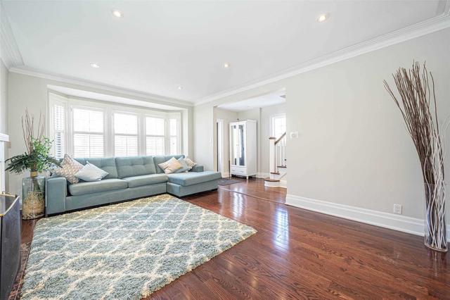 33 Edgecombe Ave, House detached with 3 bedrooms, 3 bathrooms and 2 parking in Toronto ON | Image 19