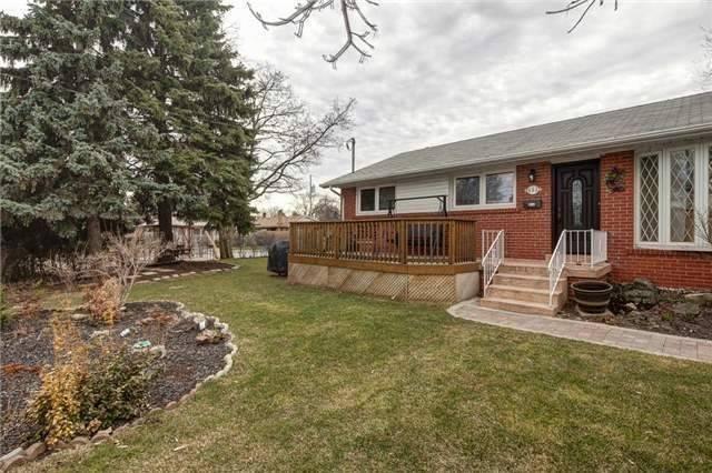 453 Lynett Cres, House detached with 2 bedrooms, 1 bathrooms and 2 parking in Richmond Hill ON | Image 1