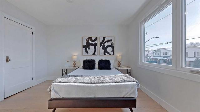 172 Queensdale Ave, House semidetached with 3 bedrooms, 2 bathrooms and 0 parking in Toronto ON | Image 15