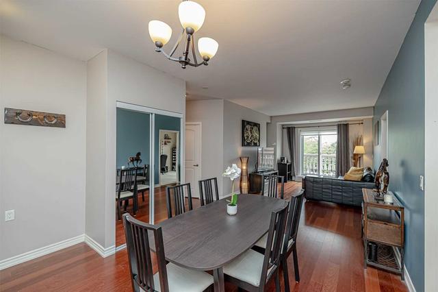 15450 Yonge St, Condo with 2 bedrooms, 2 bathrooms and 1 parking in Aurora ON | Image 2
