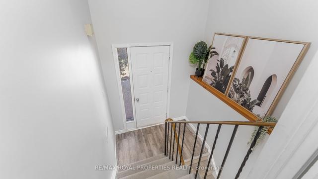 157 Iroquois Ave, House detached with 2 bedrooms, 2 bathrooms and 4 parking in Oshawa ON | Image 8
