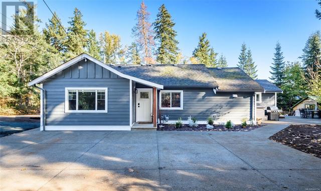 3671 Thomson Rd, House detached with 3 bedrooms, 3 bathrooms and 8 parking in Comox Valley A BC | Image 1