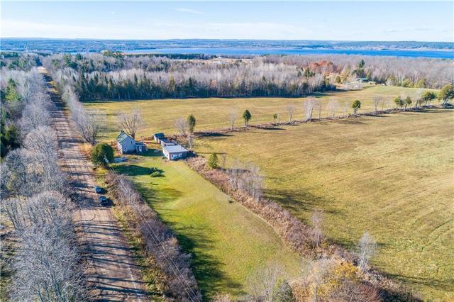 884 Stone Hedges Road, House detached with 2 bedrooms, 1 bathrooms and 10 parking in North Algona Wilberforce ON | Image 2