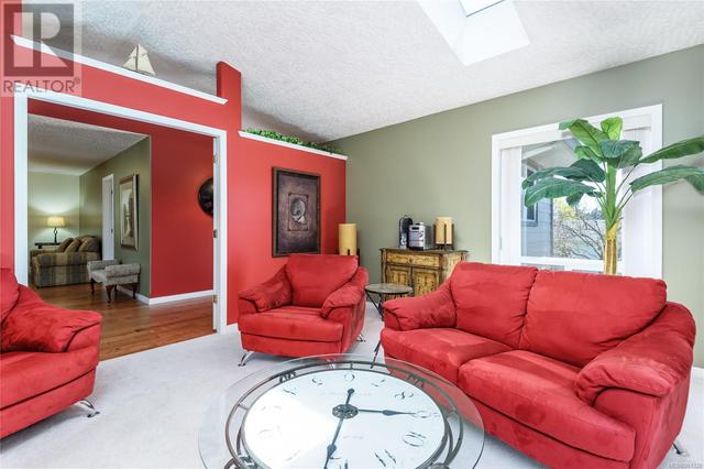 8 - 417 Heather Crt, House attached with 2 bedrooms, 2 bathrooms and 2 parking in Comox BC | Image 5