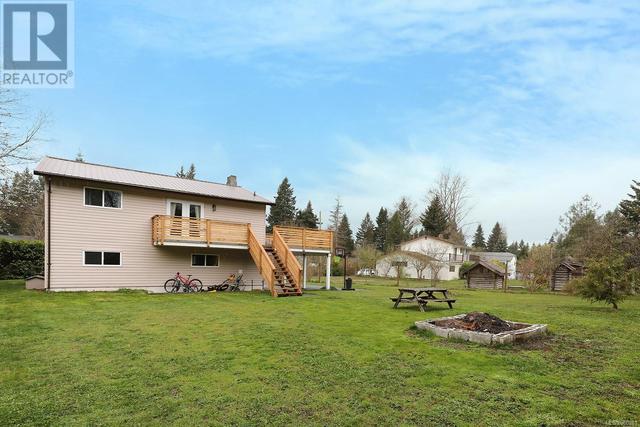 2716 Virginia Dr, House detached with 4 bedrooms, 2 bathrooms and 3 parking in Comox Valley B (Lazo North) BC | Image 36