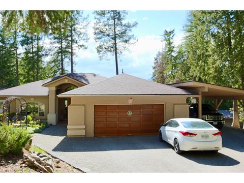 1111 Foxtree Road, House detached with 3 bedrooms, 3 bathrooms and null parking in Central Kootenay B BC | Card Image