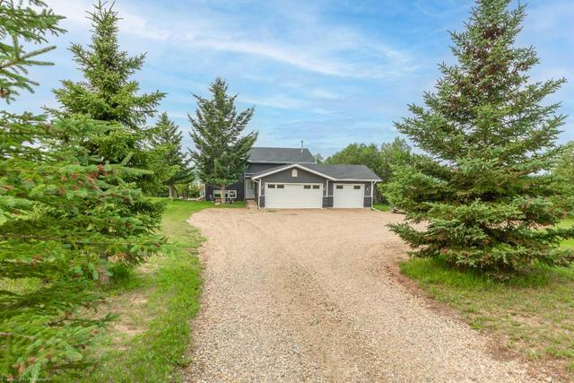 9 Cherry Lane, House detached with 4 bedrooms, 3 bathrooms and null parking in Vermilion River County AB | Image 1