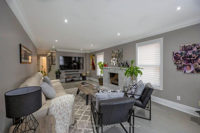 1 Regent St, House detached with 4 bedrooms, 4 bathrooms and 4 parking in Richmond Hill ON | Image 6