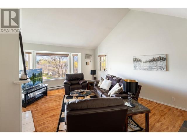403 - 987 Klo Road, Condo with 2 bedrooms, 2 bathrooms and 1 parking in Kelowna BC | Image 10