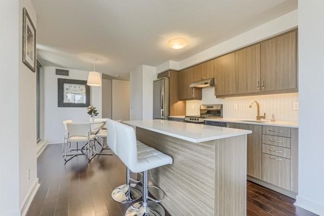 814 - 320 Richmond St E, Condo with 2 bedrooms, 2 bathrooms and 0 parking in Toronto ON | Image 6