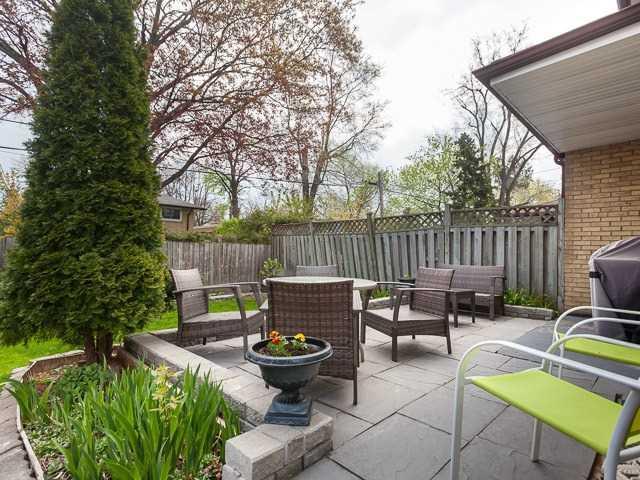 81 Rochman Blvd, House semidetached with 4 bedrooms, 2 bathrooms and 3 parking in Toronto ON | Image 17