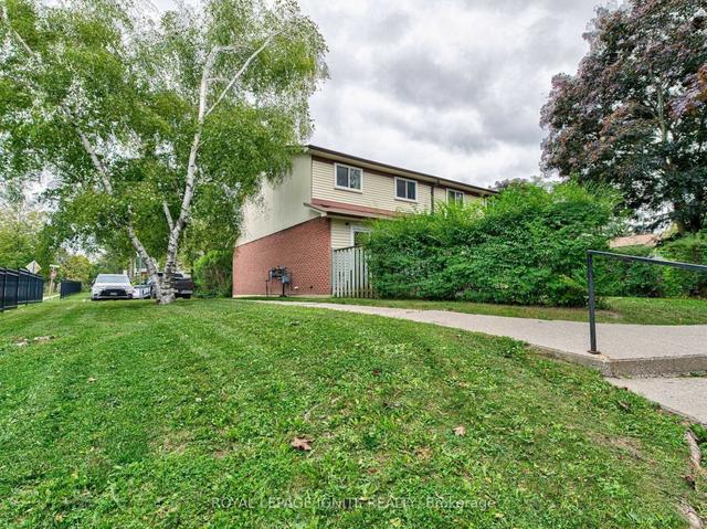 17 - 31 Parker Cres, Townhouse with 3 bedrooms, 2 bathrooms and 2 parking in Ajax ON | Image 5