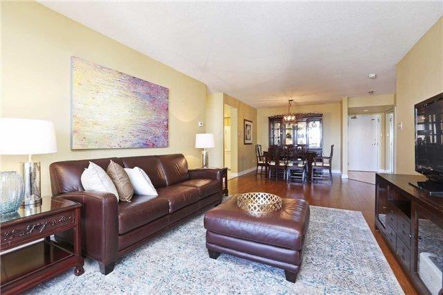 819 - 1091 Kingston Rd, Condo with 2 bedrooms, 2 bathrooms and 1 parking in Toronto ON | Image 7