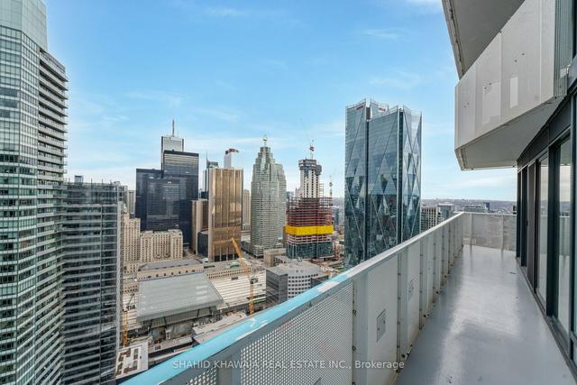 4304 - 100 Harbour St, Condo with 2 bedrooms, 2 bathrooms and 1 parking in Toronto ON | Image 16