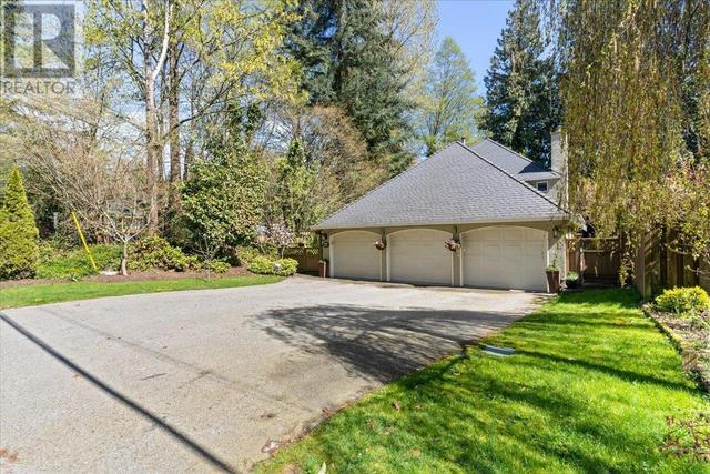 2292 W Keith Road, House detached with 6 bedrooms, 4 bathrooms and 9 parking in North Vancouver BC | Image 2