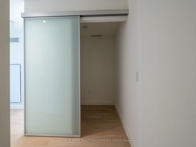 1010 - 2a Church St, Condo with 2 bedrooms, 2 bathrooms and 1 parking in Toronto ON | Image 10