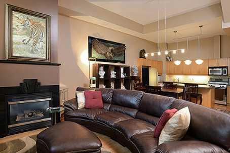 th104 - 77 Lombard St, Townhouse with 2 bedrooms, 3 bathrooms and 1 parking in Toronto ON | Image 2