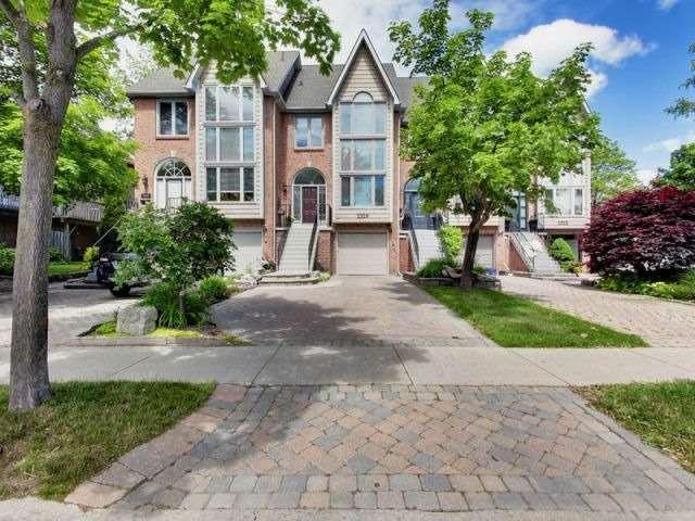 2329 Marine Dr, House attached with 2 bedrooms, 3 bathrooms and 2 parking in Oakville ON | Image 1