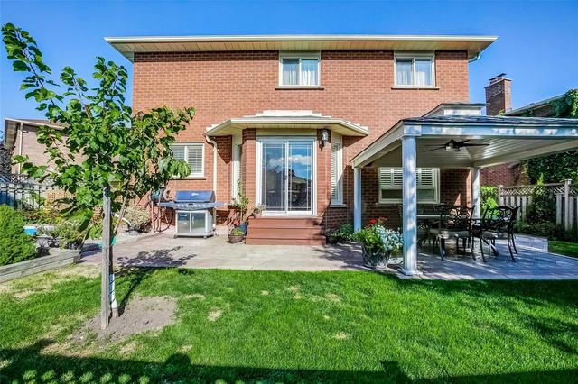 17 Mayberry Crt, House detached with 4 bedrooms, 4 bathrooms and 6 parking in Markham ON | Image 26
