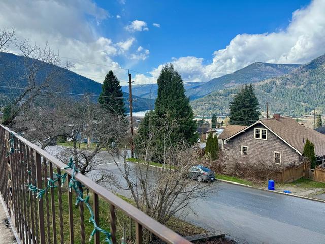906 Innes Street, House detached with 5 bedrooms, 3 bathrooms and null parking in Nelson BC | Image 18