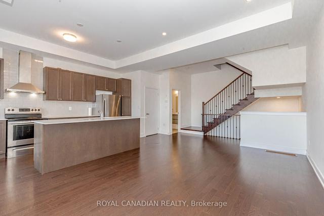 1415 Clarriage Crt, House attached with 3 bedrooms, 3 bathrooms and 2 parking in Milton ON | Image 3
