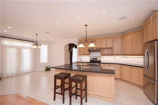 541 Gardenbrook Ave, House detached with 4 bedrooms, 4 bathrooms and 4 parking in Oakville ON | Image 9