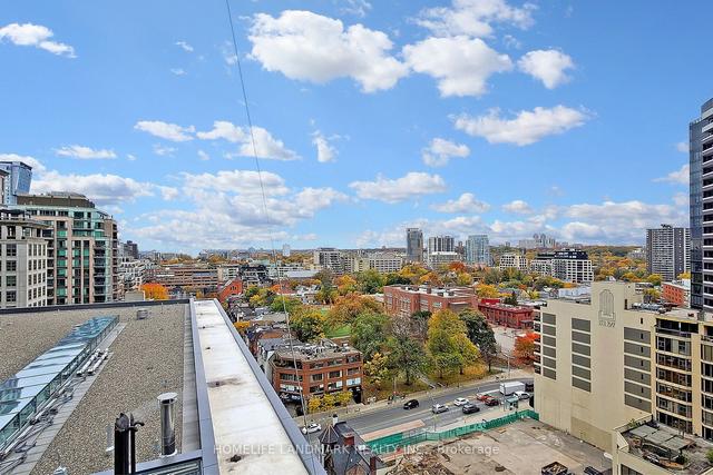 1401 - 55 Scollard St, Condo with 2 bedrooms, 3 bathrooms and 1 parking in Toronto ON | Image 15