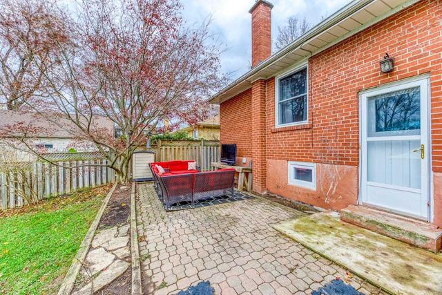 579 Lees Lane, House detached with 3 bedrooms, 2 bathrooms and 9 parking in Oakville ON | Image 24