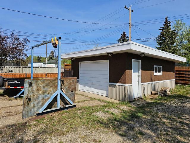 10407 96a Street, House detached with 4 bedrooms, 2 bathrooms and 8 parking in Grande Prairie AB | Image 6