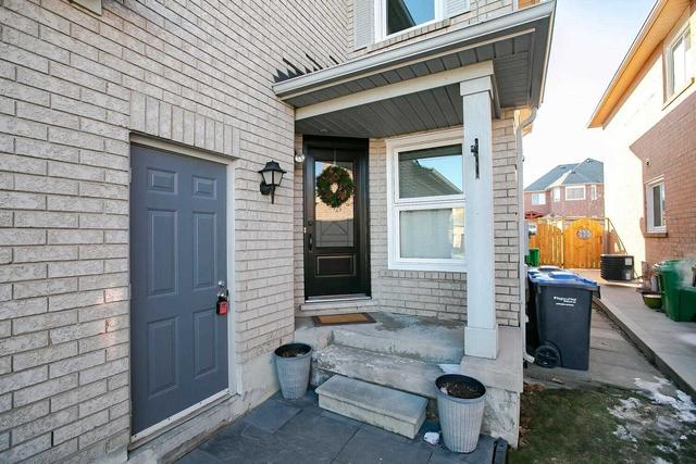 48 Mount Fuji Cres, House semidetached with 3 bedrooms, 4 bathrooms and 3 parking in Brampton ON | Image 34