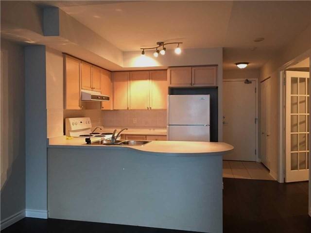 1004 - 17 Barberry Pl, Condo with 1 bedrooms, 2 bathrooms and 1 parking in Toronto ON | Image 2