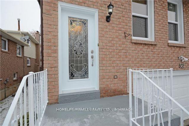 581 Hayward Ave, House detached with 3 bedrooms, 3 bathrooms and 4 parking in Milton ON | Image 2