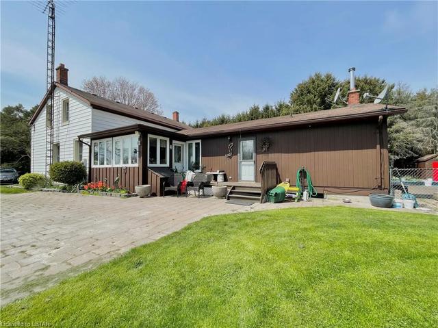 21500 Mcarthur Road, House detached with 4 bedrooms, 2 bathrooms and 13 parking in Southwest Middlesex ON | Image 15
