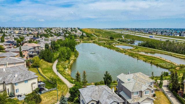 303 Royal Bay Nw, House detached with 3 bedrooms, 2 bathrooms and 4 parking in Calgary AB | Image 44