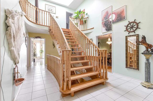 2113 The Chase, House detached with 4 bedrooms, 4 bathrooms and 3 parking in Mississauga ON | Image 3