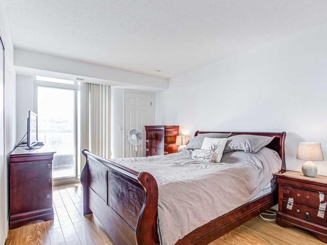 606 - 906 Sheppard Ave W, Condo with 2 bedrooms, 2 bathrooms and 1 parking in Toronto ON | Image 4