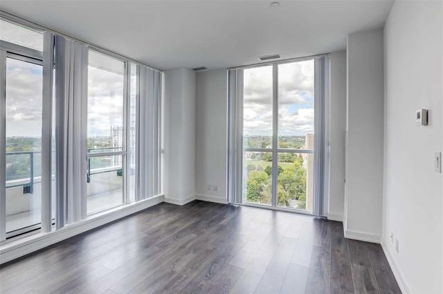 1806 - 609 Avenue Rd, Condo with 2 bedrooms, 2 bathrooms and 1 parking in Toronto ON | Image 2