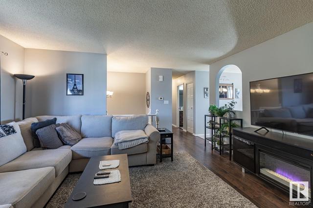 8707 31 Av Nw, House detached with 4 bedrooms, 2 bathrooms and 4 parking in Edmonton AB | Image 9