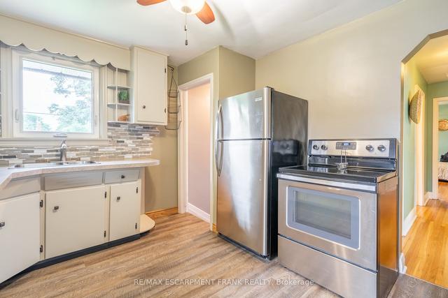 195 West 19th St, House detached with 2 bedrooms, 1 bathrooms and 4 parking in Hamilton ON | Image 16