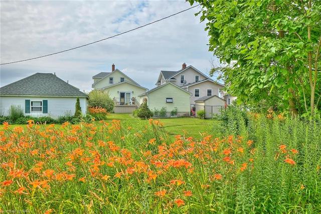546 Lakeshore Road, House detached with 3 bedrooms, 2 bathrooms and 6 parking in Fort Erie ON | Image 35