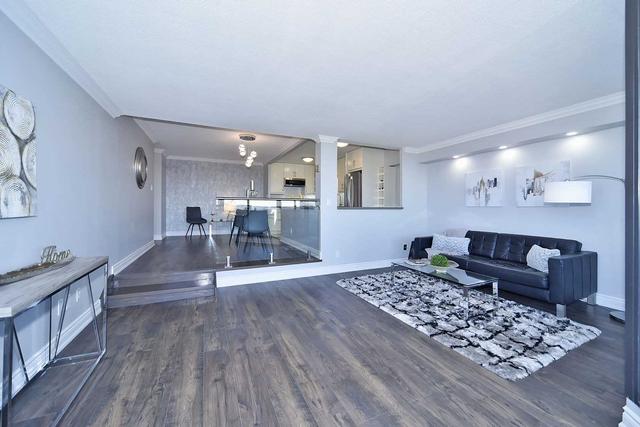 801 - 70 Baif Blvd, Condo with 2 bedrooms, 2 bathrooms and 2 parking in Richmond Hill ON | Image 2