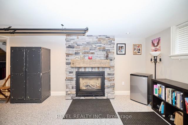 5994 Prospect St, House detached with 2 bedrooms, 2 bathrooms and 11 parking in Niagara Falls ON | Image 14
