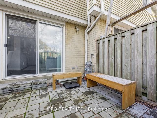34 - 400 Mississauga Valley Blvd, Townhouse with 3 bedrooms, 3 bathrooms and 2 parking in Mississauga ON | Image 7