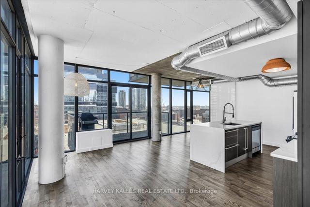 1105 - 138 Princess St, Condo with 2 bedrooms, 2 bathrooms and 1 parking in Toronto ON | Image 4
