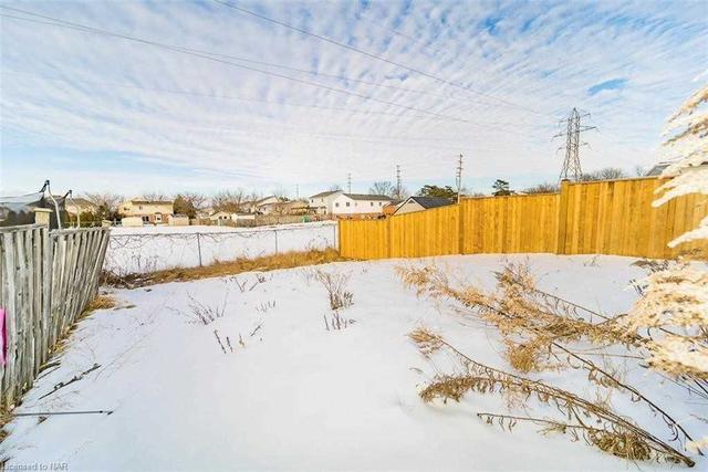 11 Fox Trail Dr, House semidetached with 3 bedrooms, 1 bathrooms and 1 parking in St. Catharines ON | Image 15
