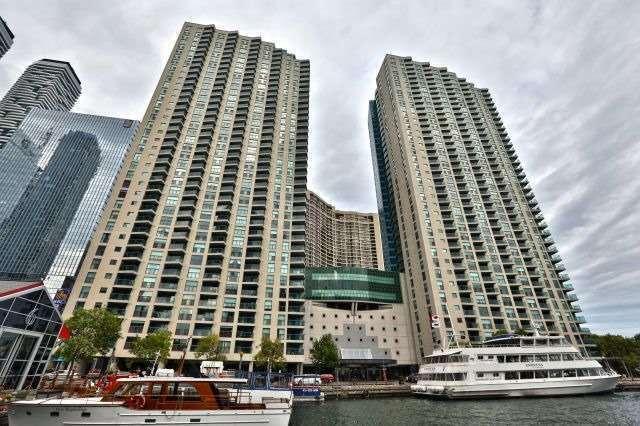 3107 - 77 Harbour Sq, Condo with 2 bedrooms, 2 bathrooms and 1 parking in Toronto ON | Image 1