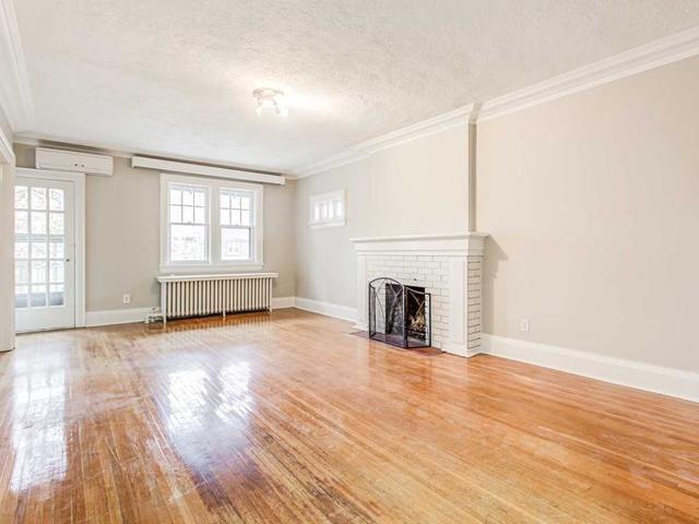 upper - 340 St. Clair Ave, House detached with 3 bedrooms, 2 bathrooms and 1 parking in Toronto ON | Image 17