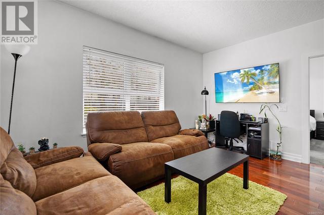 101 - 870 Short St, Condo with 2 bedrooms, 2 bathrooms and 1 parking in Saanich BC | Image 11